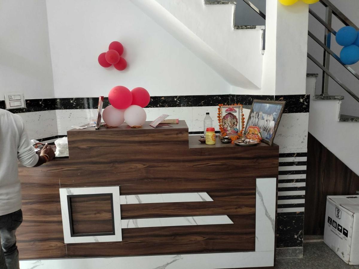 Oyo Shree G Hotel Agra  Buitenkant foto